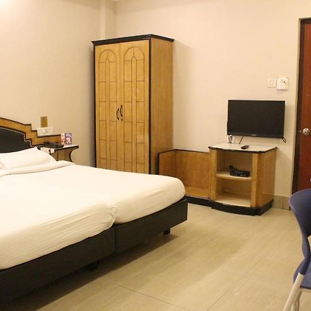 Hotel Priya Bhubaneswar Exterior foto